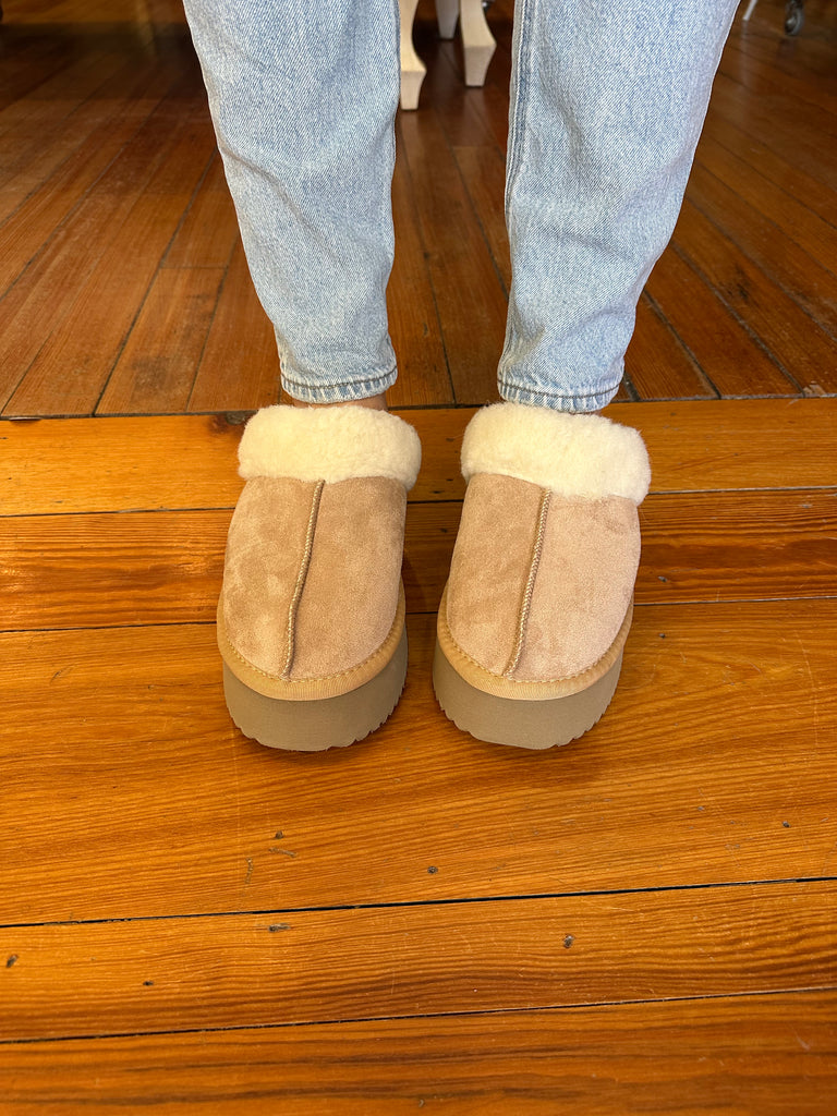 Corkys Cuddle Up Slipper Shoes in Mini Leopard