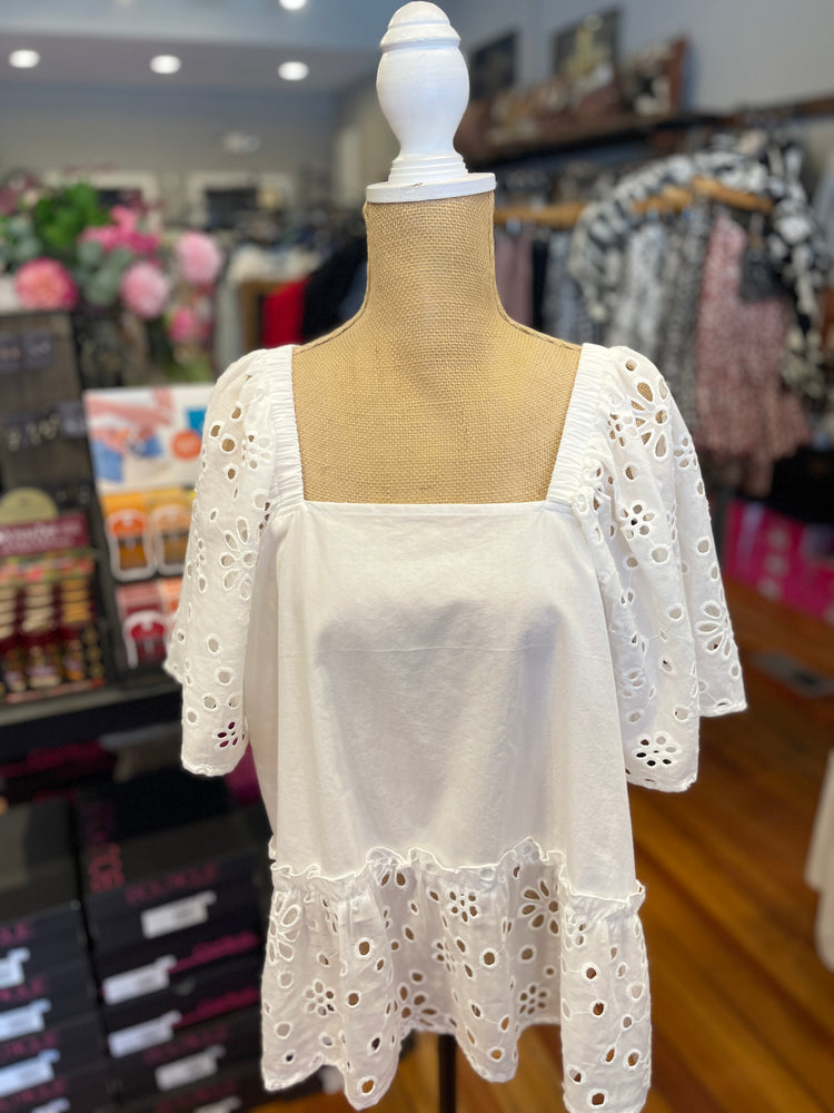 Mud Pie White Eyelet Top Size Medium