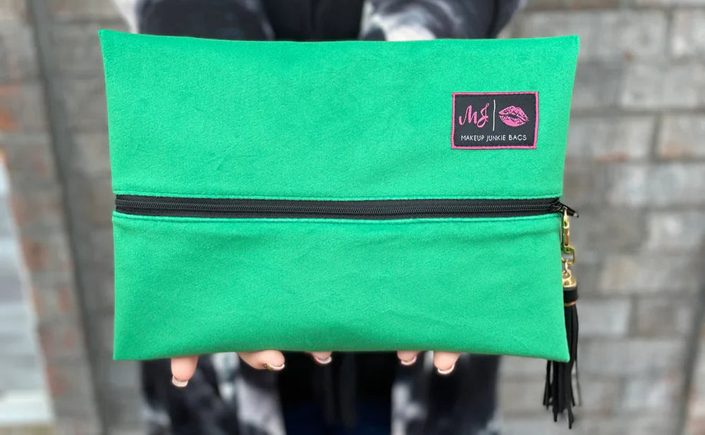 Makeup Junkie Medium Bag - Kelly Green Velvet