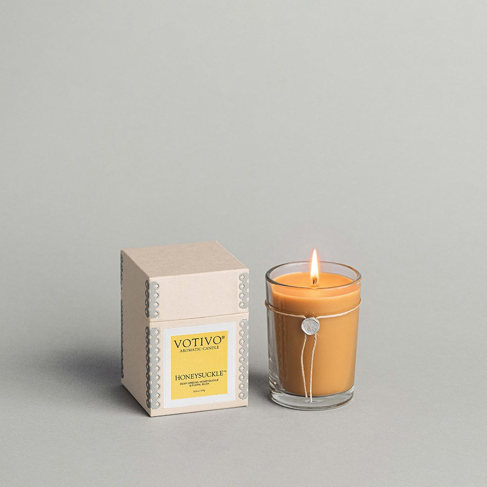 
            
                Load image into Gallery viewer, Votivo 6.8oz Aromatic Candle - Honeysuckle
            
        