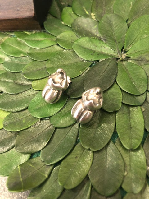 Uno de 50 Silver Scarab Earrings