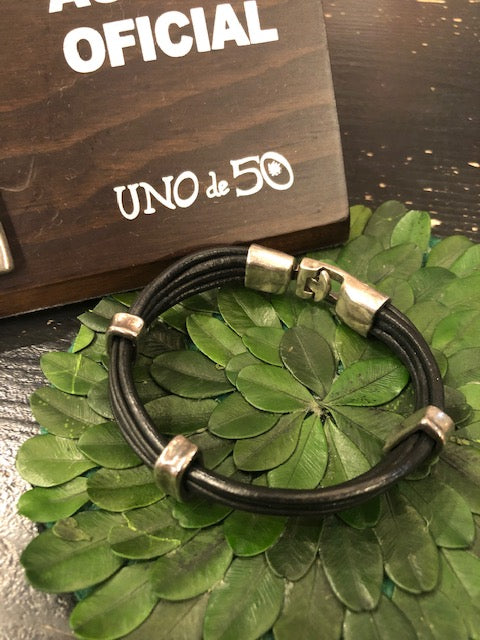
            
                Load image into Gallery viewer, Uno de 50 Men&amp;#39;s Black Leather and Silver Bracelet
            
        